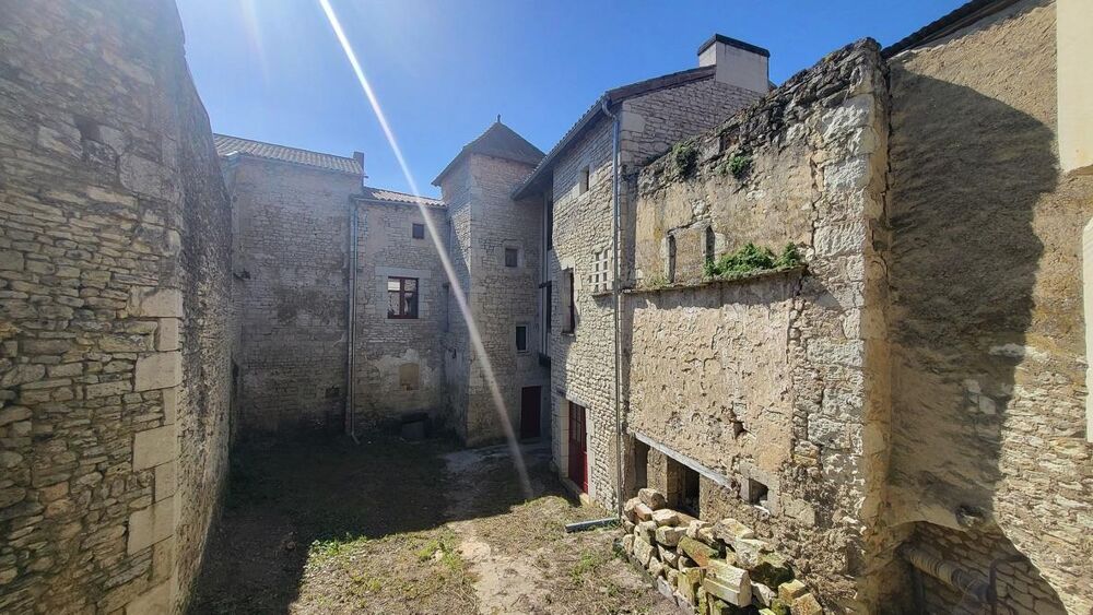 Maison 9 pièces 150 m² · à Mirebeau · 150 m² · 199 000 €