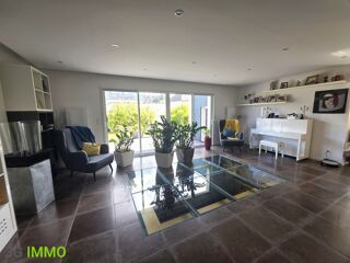  Maison  vendre 9 pices 