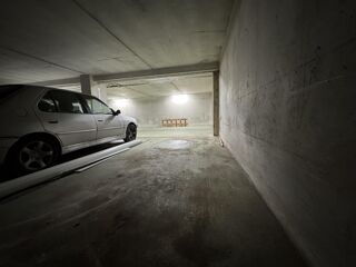  Parking / Garage à louer 14 m²