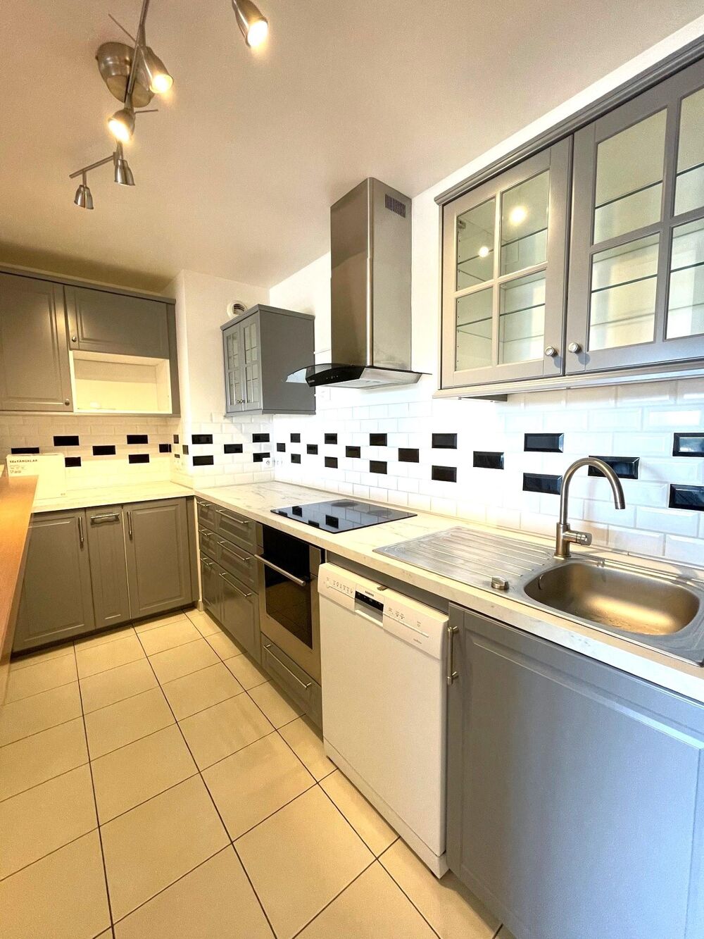 Location Appartement Appartement 3 pièces Courbevoie
