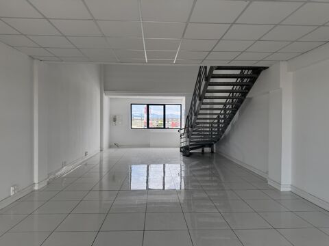 Location pro Institut de beaut&eacute; &agrave; Baie-mahault 2261 97122 Baie-mahault