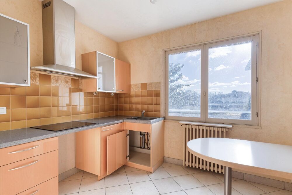 � vendre  Maison Bron (69500)