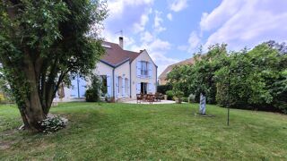 Maison 8 pièces 250 m² · à Saint-Prix · 250 m² · 785 000 €