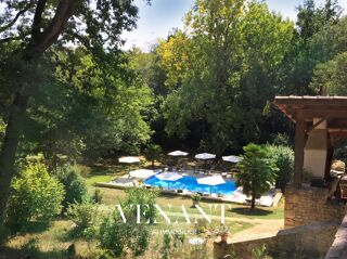  Maison à vendre 15 + pièces 495 m²