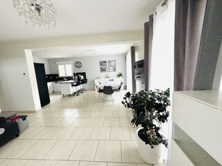 Maison  vendre 7 pices 144 m