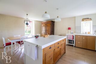  Maison � vendre 8 pi�ces 258 m� Theix-noyalo