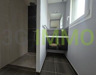  Maison  vendre 5 pices 202 m