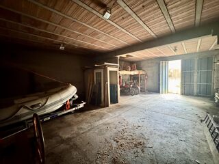  Parking / Garage � vendre 167 m� B�ziers