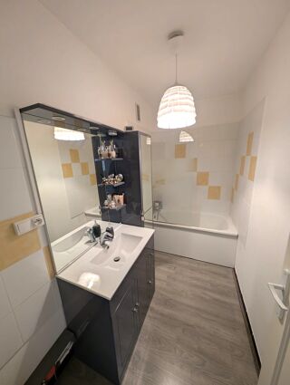  Appartement à vendre 4 pièces 77 m²