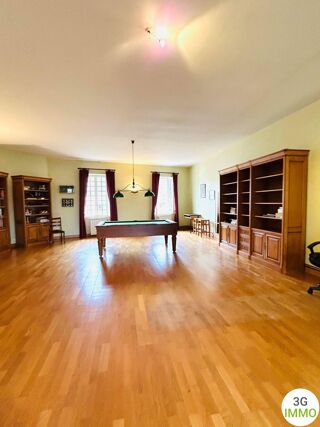  Maison à vendre 11 pièces 392 m²
