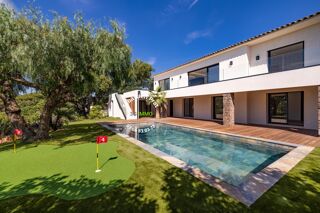  Maison 7 pièces 218 m² Roquebrune-sur-argens