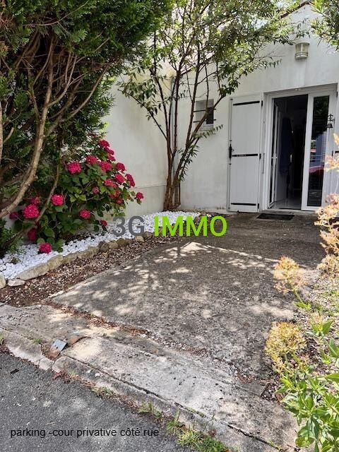 Non d&eacute;fini 3 pi&egrave;ces 865 17000 La rochelle