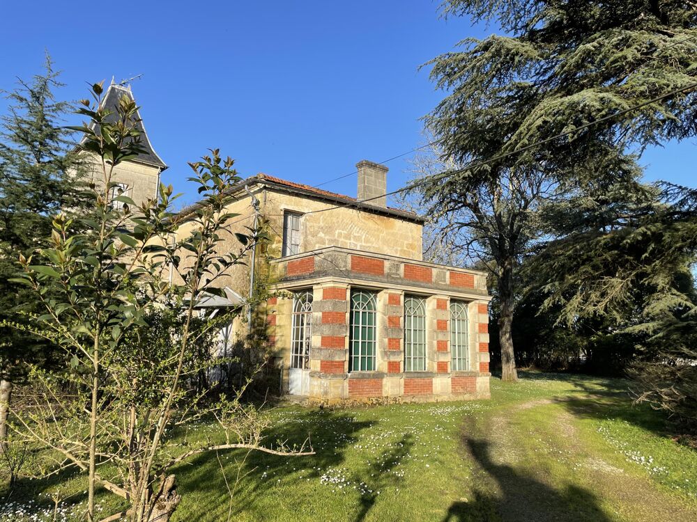 Maison 11 pièces 550 m² à Arveyres