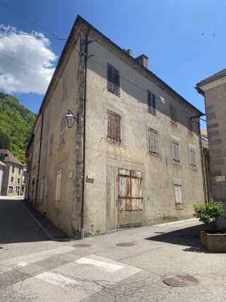 Maison à vendre 15 + pièces 320 m²