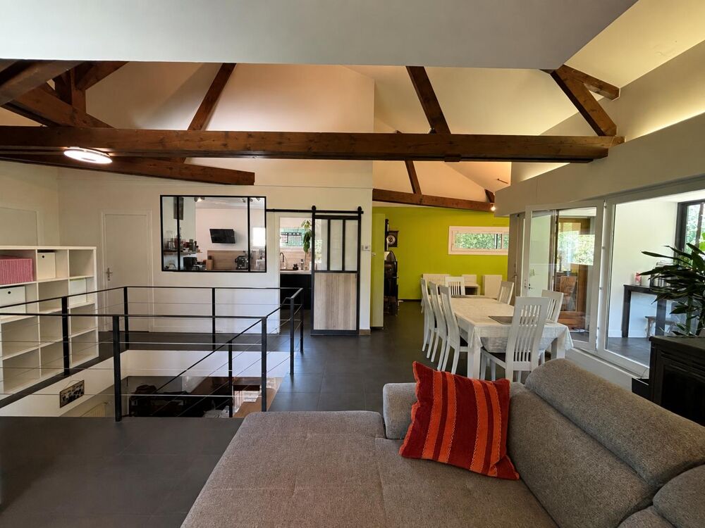 Maison 6 pièces 157 m² · à Ambérieu-en-Bugey · 157 m² · 359 000 €
