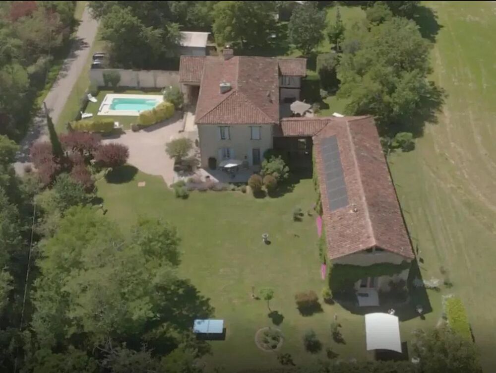 Maison 11 pièces 377 m² · à Seissan · 377 m² · 554 000 €
