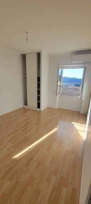  Maison � vendre 4 pi�ces 77 m� Pierrefeu-du-var