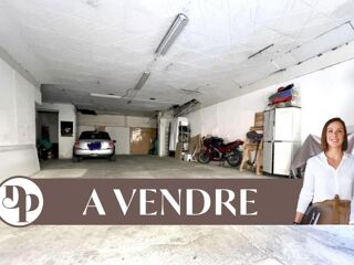  Parking / Garage  vendre 100 m