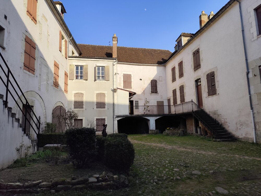 Propriété 16 pièces