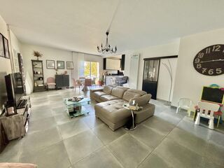  Maison � vendre 5 pi�ces 205 m�