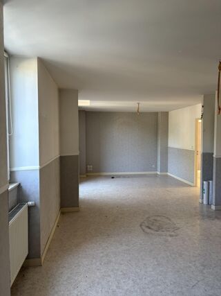  Immeuble à vendre 15 + pièces 340 m² Saint-claude