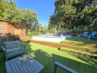  Maison  vendre 8 pices 330 m