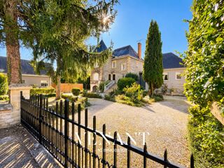 Maison 12 pièces 354 m² · à Sarlat-la-Canéda · 354 m² · 942 000 €