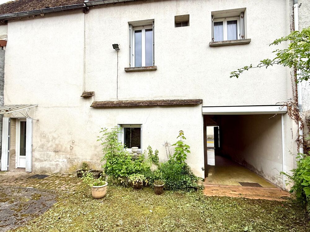 Vente Maison Maison de caractère avec dépendances et fort potentiel au Donnemarie-dontilly