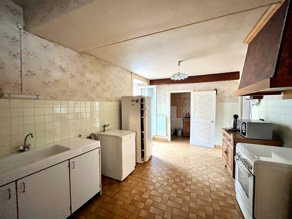 Vente Maison Maison de caractère avec dépendances et fort potentiel au Donnemarie-dontilly
