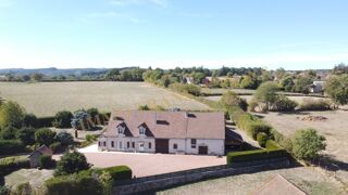 Maison 8 pièces 199 m² · à Saulieu · 199 m² · 429 000 €
