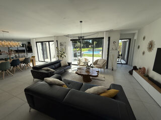  Maison à vendre 6 pièces 196 m²