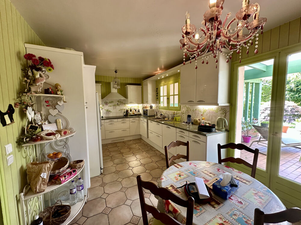 Vente Maison Belle propriété familiale de 220 m2 sur un terrain clos et paysager de 1 785 m2   Bellengreville Bellengreville