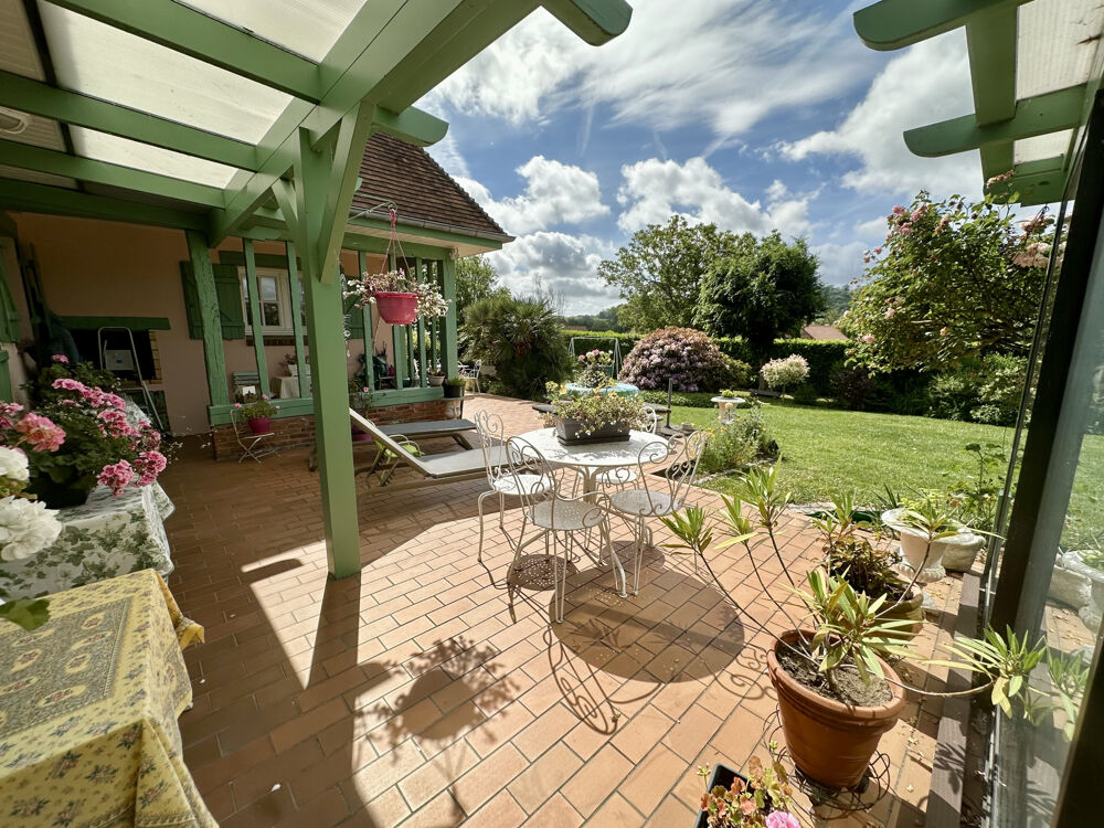 Vente Maison Belle propriété familiale de 220 m2 sur un terrain clos et paysager de 1 785 m2   Bellengreville Bellengreville