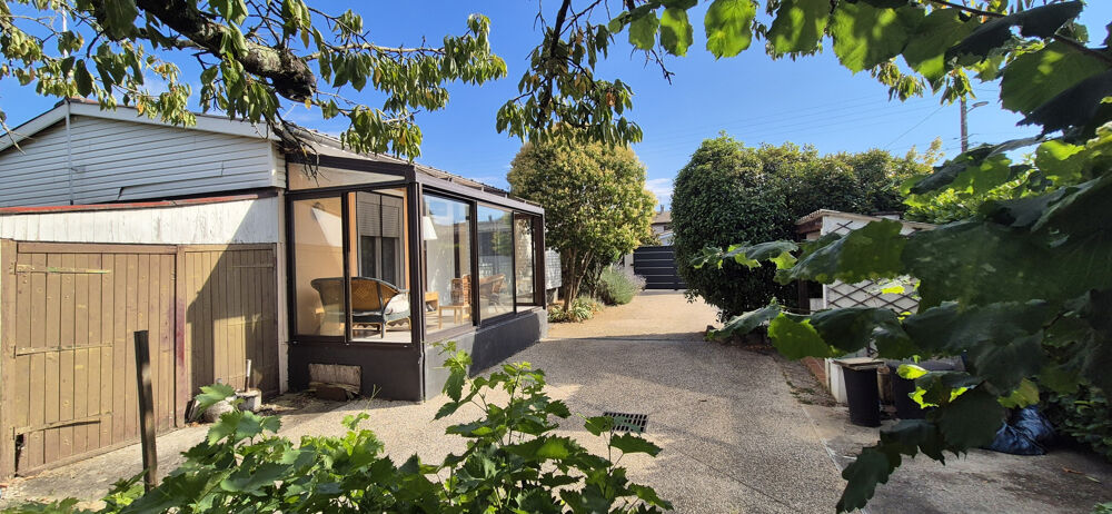 Maison individuelle de plain-pied, garage et terrain clos de 547 m2