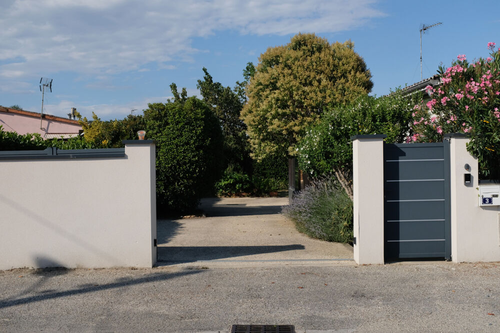 Vente Maison Maison individuelle de plain-pied, garage et terrain clos de 547 m2 Charmes sur rhone