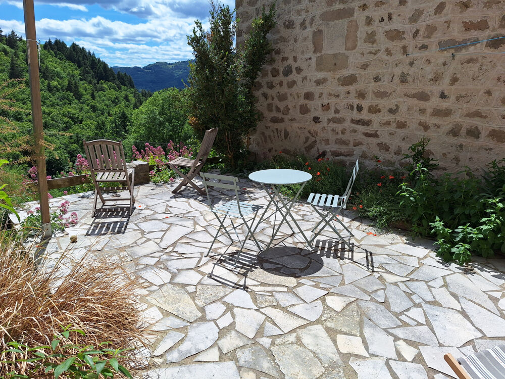 Chalencon - Maison de village avec terrasse et vue dégagée