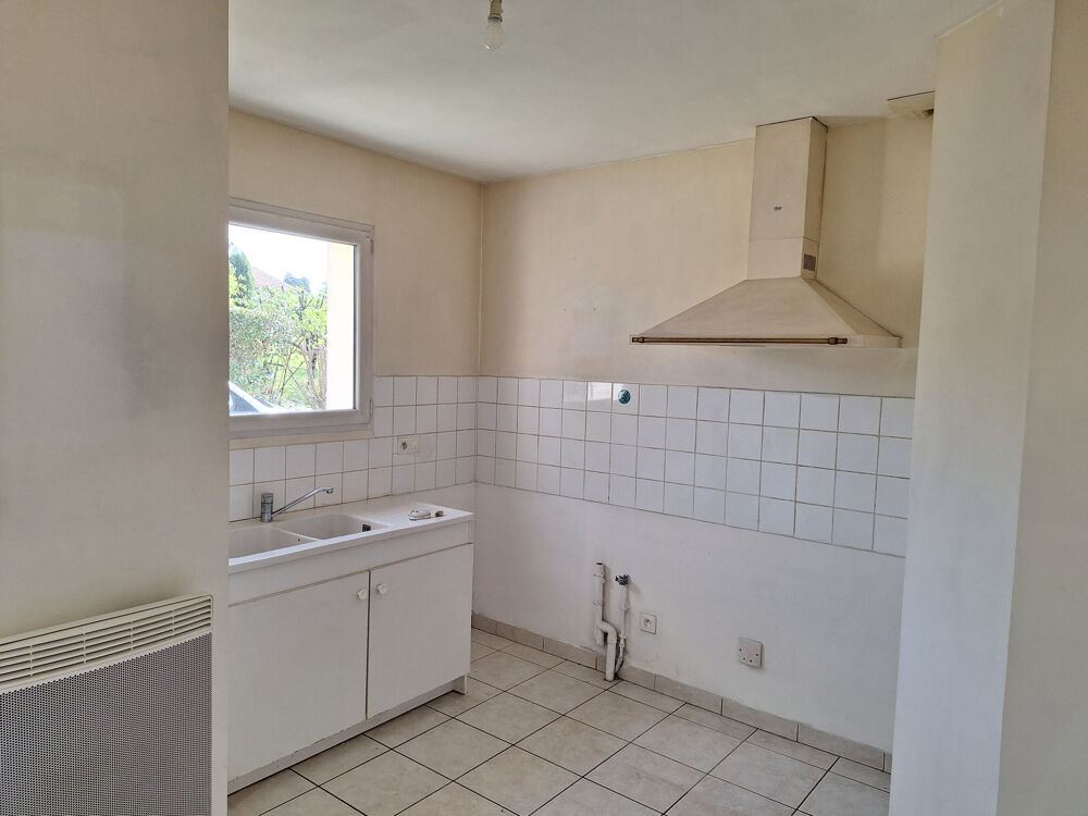 À Alboussière, maison à vendre