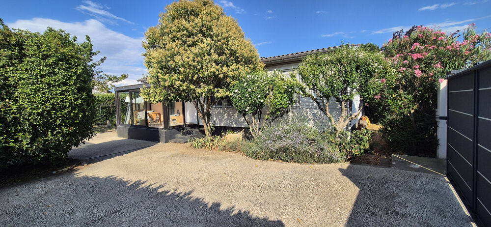 Maison individuelle de plain-pied, garage et terrain clos de 547 m2