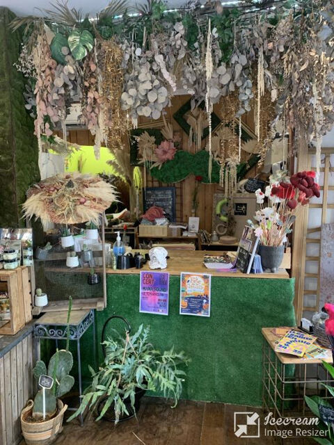 FLEURISTE ANGLE RUE CENTRE-VILLE MARTIGUES 52500 13500 Martigues