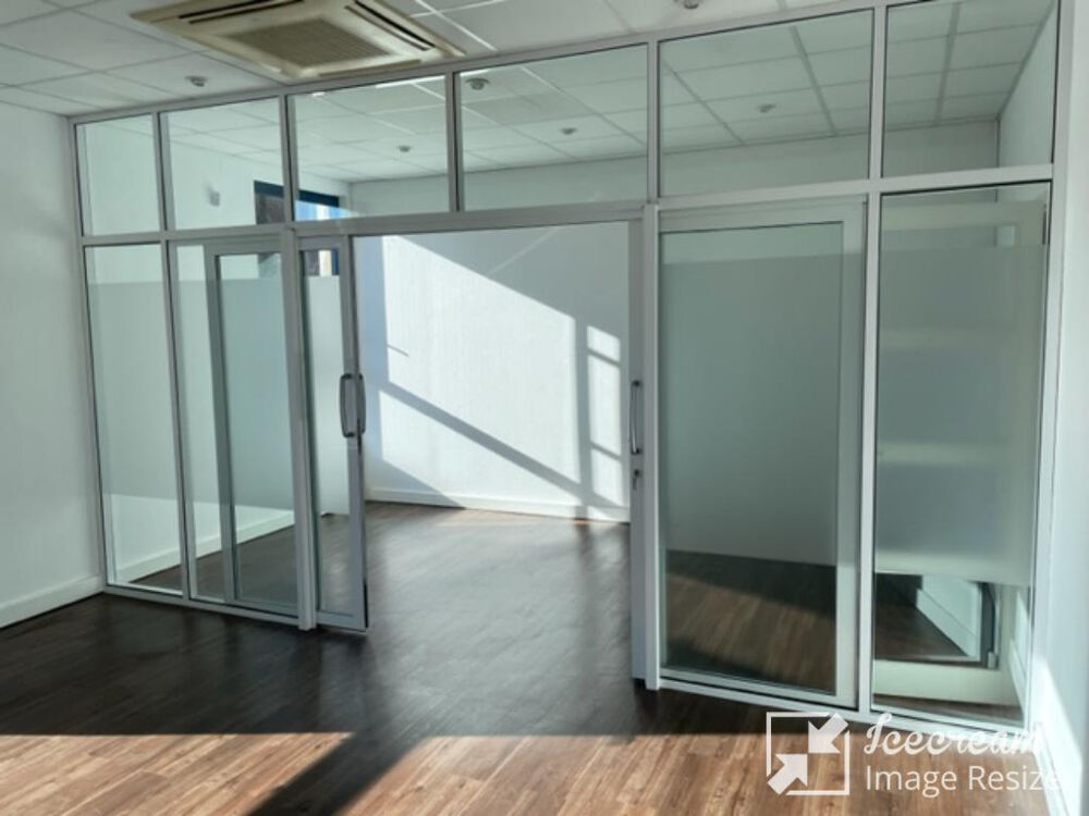   Vente de murs de locaux professionnels PROCHE SOPHIA ANTIPOLIS 
