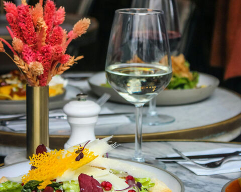 BAR-RESTAURANT DE RENOM   SAINT-RAPHA&Euml;L CENTRE 388800 83700 St raphael