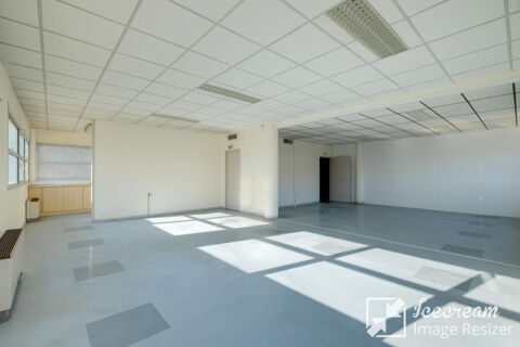   LOCATION D'UN ENSEMBLE DE 942 m2 + PARKINGS, 115 K� DE LOYER, MARSEILLE 14i�me 