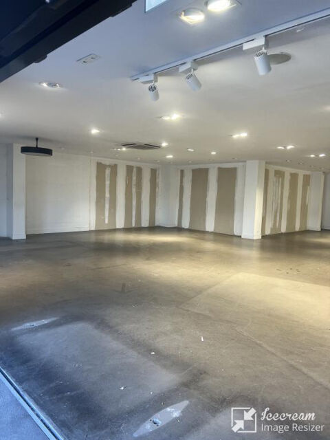   A louer avec droit d'entrée local commercial 338 m2   Zone commerciale   Villeneuve-Loubet 