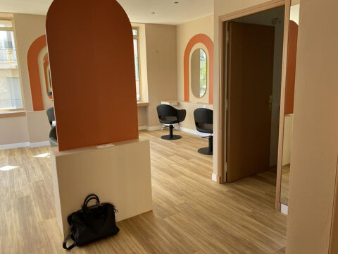 A LOUER SALON DE COIFFURE DE 90M2   MOUANS SARTOUX   ALPES MARITIMES 67500 06370 Mouans sartoux