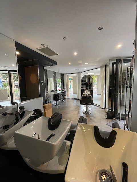 SALON DE COIFFURE CAGNES SUR MER centre CA env. 300K 218000 06800 Cagnes sur mer