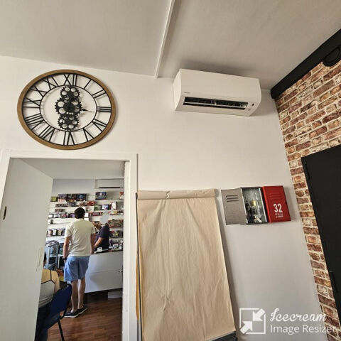   Antibes, murs vides 46m2, bureaux ou médical, climatisés, 2éme étage, ascenseur et parking gratuit. 