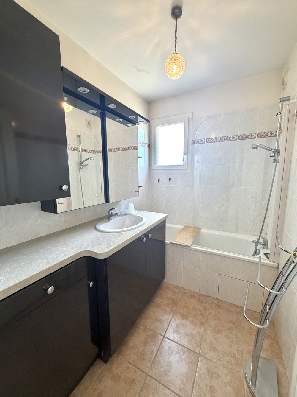 Location Appartement T3 meublé à Fourques avec terrasse Fourques