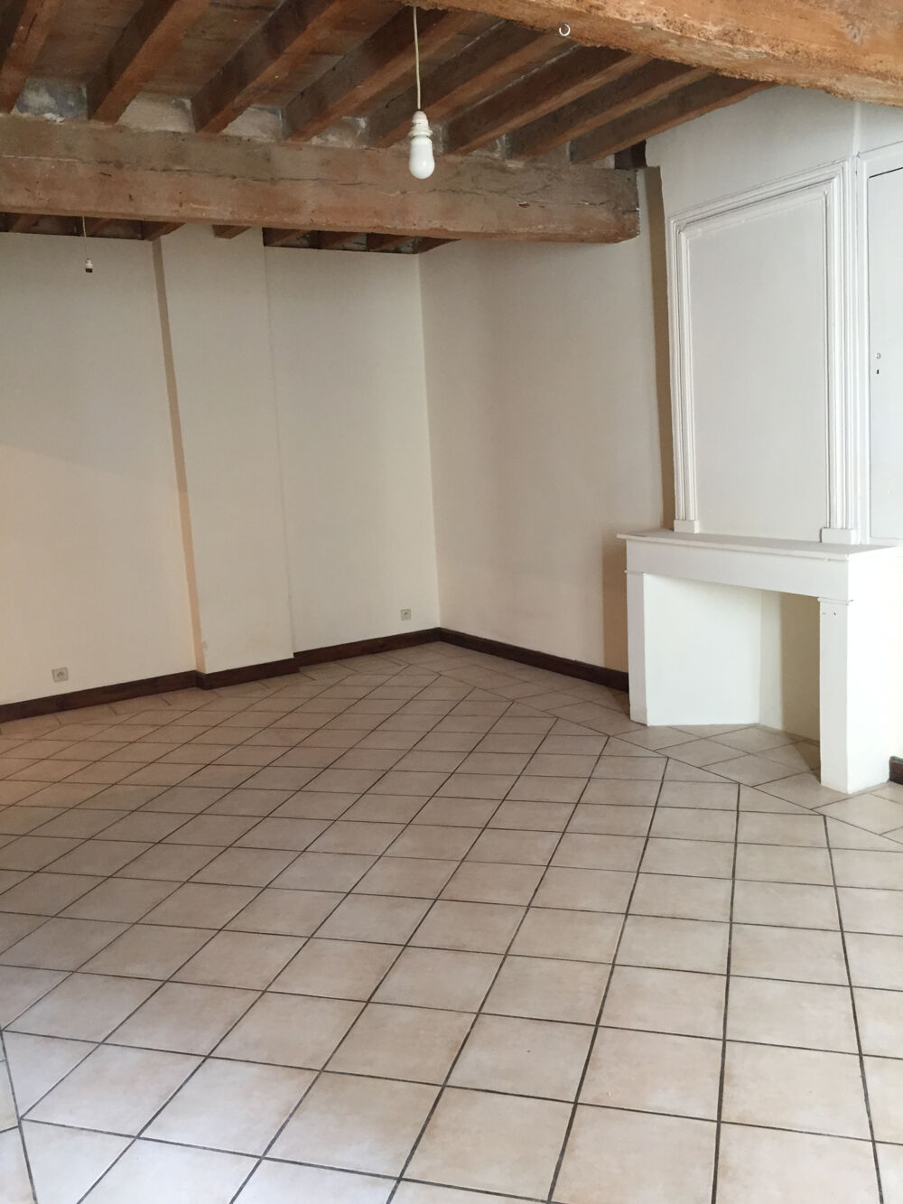 Location Appartement Arles centre, studio de 30m2 au 1er étage Arles