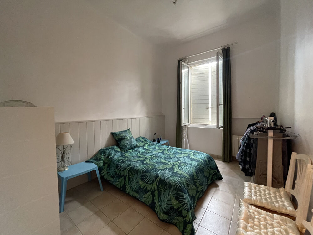TARASCON. Maison de ville à vendre avec garage