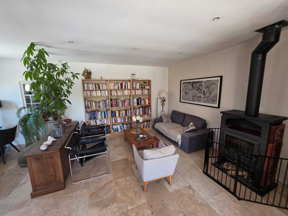 Vente Maison ARLES. Villa Pont de Crau avec piscine. Arles